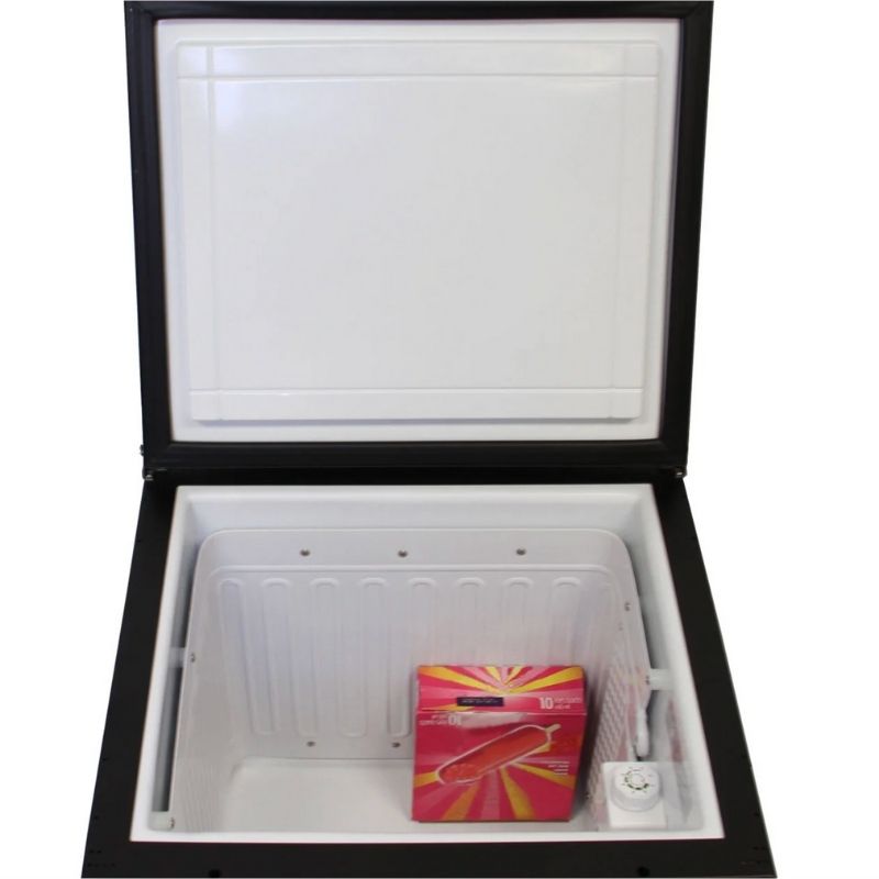 Nova Kool TL2500 Fridge top view with an ice-cream pack inside.