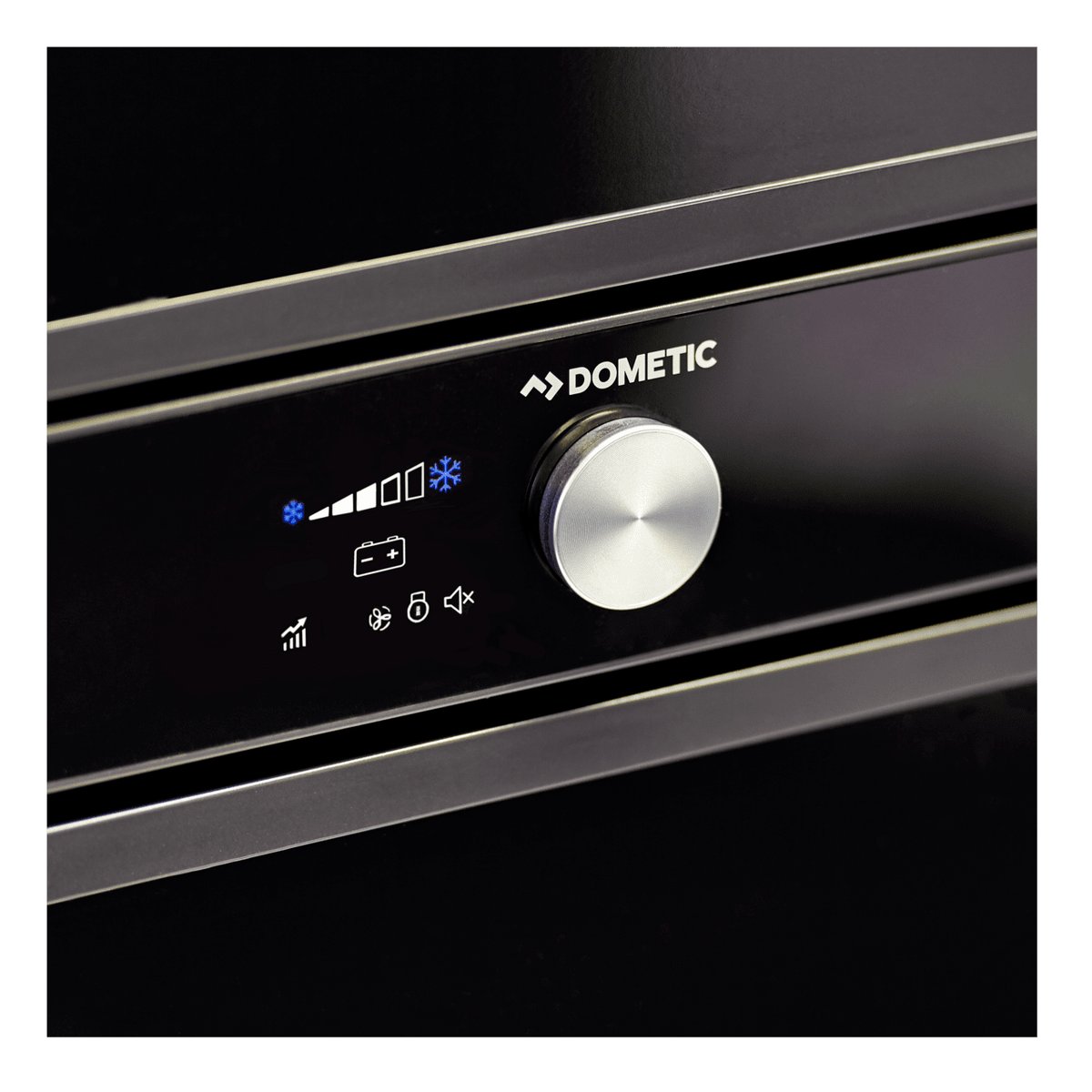Soft-touch control panel with display on the Dometic RUC 6408X door