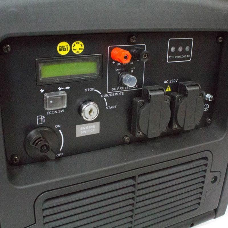 Close-up of Hyundai HY3200SEi control knobs and sockets